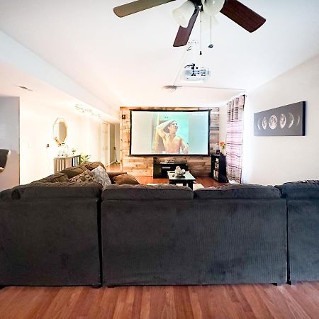 렉싱턴 Cute 2-Brm Walkout Apt With Pool Table And Theater 아파트 외부 사진