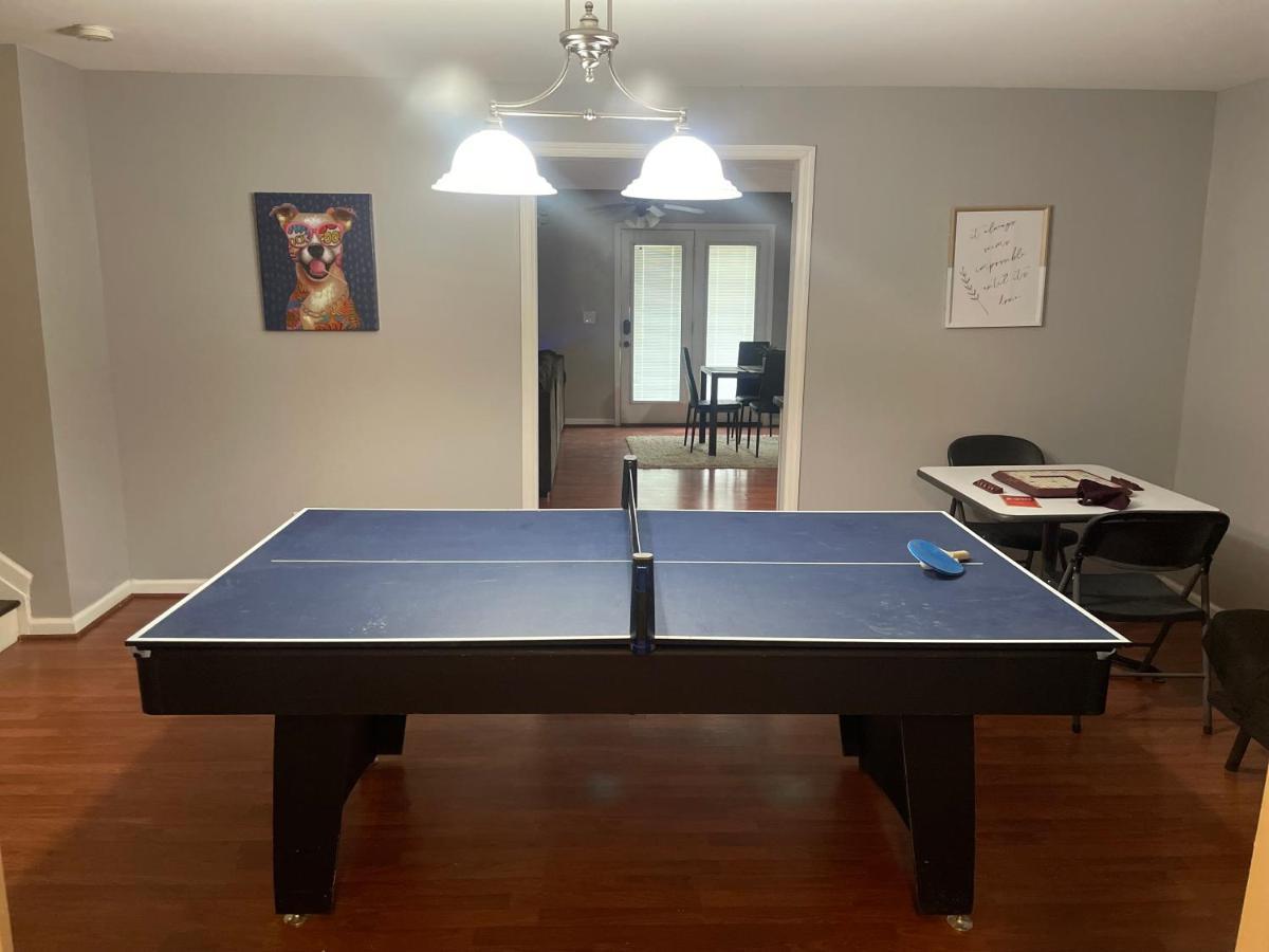 렉싱턴 Cute 2-Brm Walkout Apt With Pool Table And Theater 아파트 외부 사진