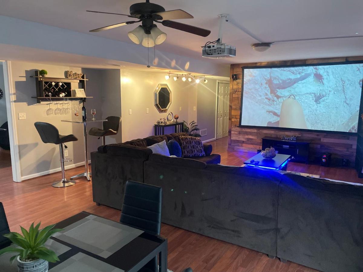 렉싱턴 Cute 2-Brm Walkout Apt With Pool Table And Theater 아파트 외부 사진