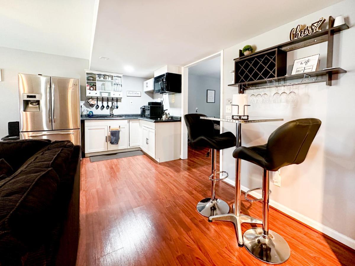 렉싱턴 Cute 2-Brm Walkout Apt With Pool Table And Theater 아파트 외부 사진