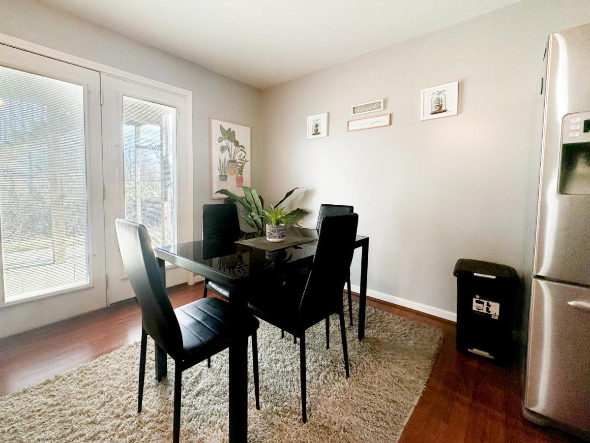 렉싱턴 Cute 2-Brm Walkout Apt With Pool Table And Theater 아파트 외부 사진