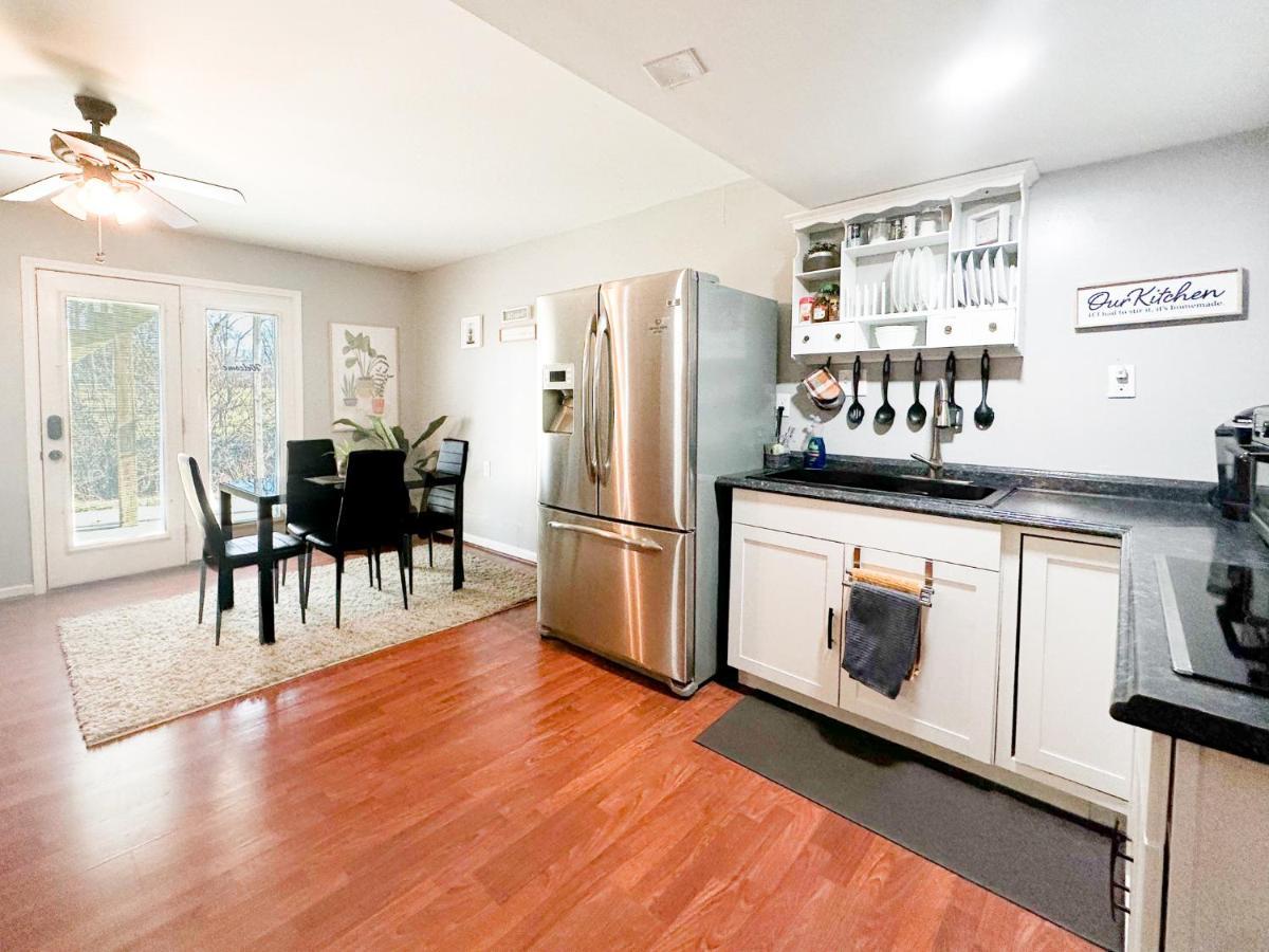 렉싱턴 Cute 2-Brm Walkout Apt With Pool Table And Theater 아파트 외부 사진